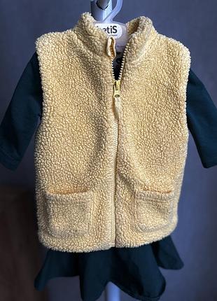 Жилетка дитяча 12-18 місяців , підійде і на довше