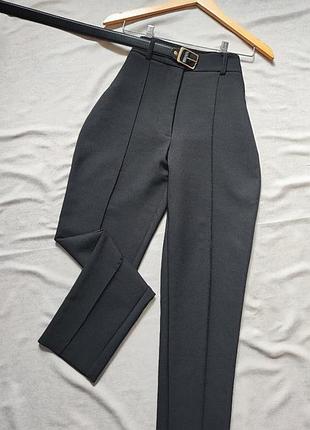 Брюки плотные с прошитой стрелкой на низкий рост