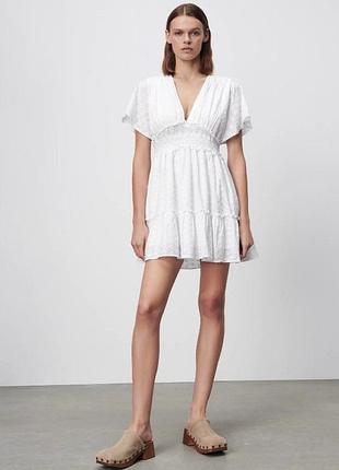 Сукня zara біла з вирізом