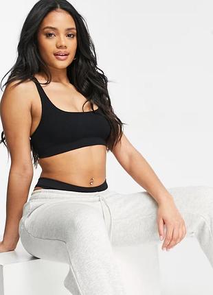 Asos design bria бесшовный ребристый бюстгальтер-бралетт черного цвета