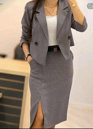 Красивый костюм в принт лапка с юбочкой