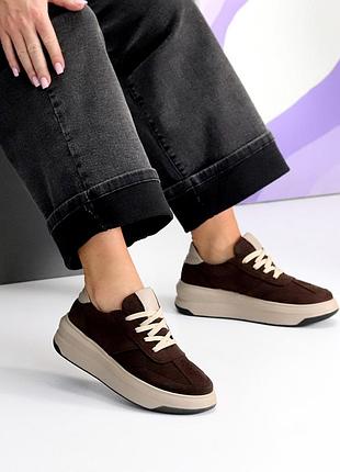 Классические женские кроссовки