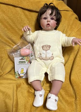 Лялька реборн. преміум.велика.60 см. з волоссям. аксесуари до лялі.