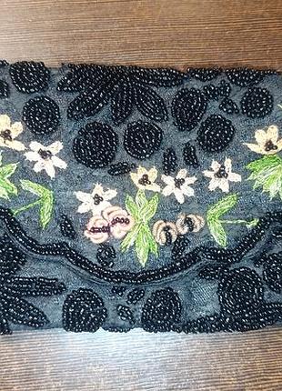 Вечерний клатч с вышивкой и бисером.