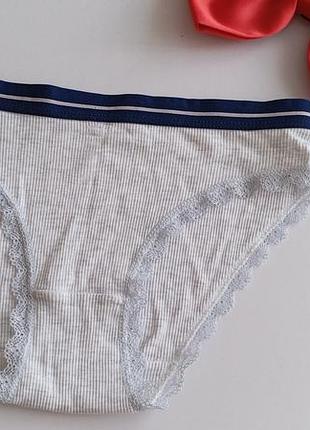 Нежные трусики в рубчик маленького размера