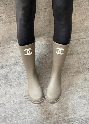 Женские высокие резиновые сапоги оливка премиум бренд шанель