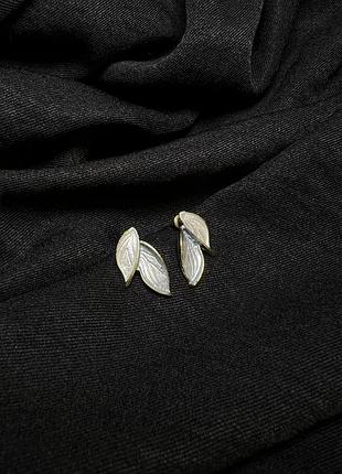 Сережки у вигляді пелюсток