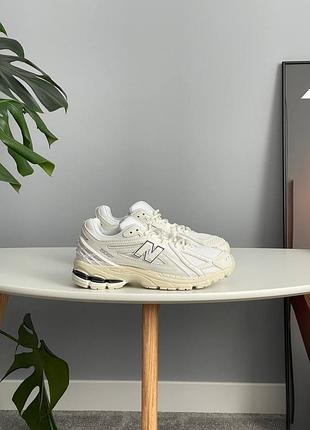 New balance 1906r white black