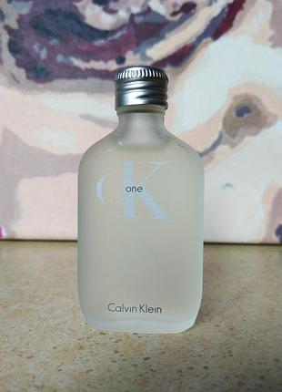 Класний жіночий світшот толстовка calvin klein оригінал мини туалетная вода унисекс 15 мл.