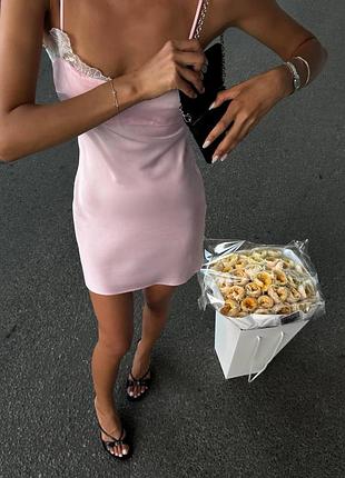 Шовкове плаття на бретельках