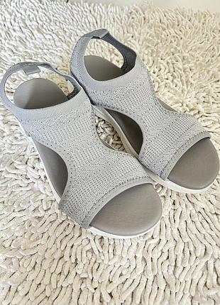 Босоніжки тканинні