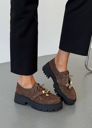 Трендовые замшевые дерби