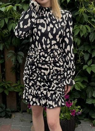 Сукня коротка