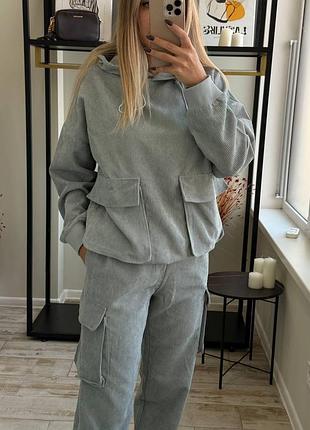 Костюм модный спортивный вельветовый