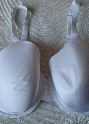 Белый с кружевом бюстгальтер фирмы marks and spencer размер 38dd 85e