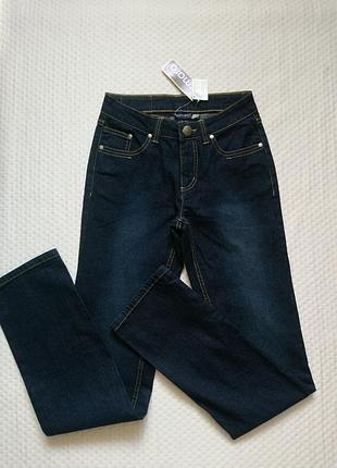 Джинсы новые