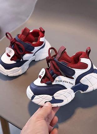 Продам кроссовки для девочки 24 размера (15см)