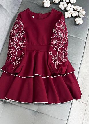Ошатне плаття на дівчинку із вишивкою