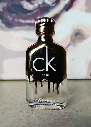 Класний жіночий світшот толстовка calvin klein оригінал gold мини туалетная вода унисекс 10 мл.