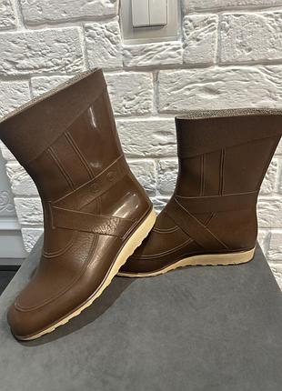 Гумові жіночі чоботи