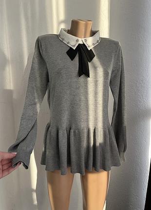 Елегантний светр з коміром