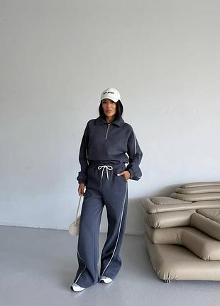 Жіночий брючний прогулянковий костюм