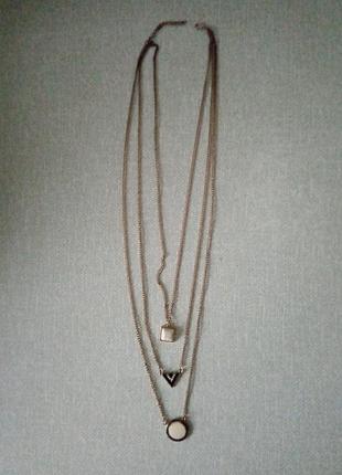 Ожерелье-цепочка с брелоками тройное