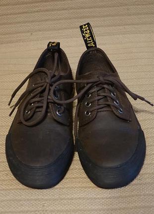 Брутальные темно-коричневые фирменные кроссовки из промасленного нубука  martens pressler 36 р.