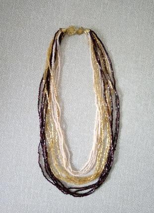 Ожерелье из бисера трехцветное на застежке