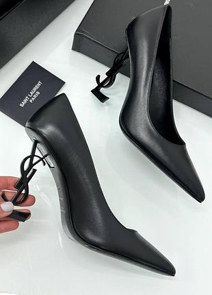 Кожаные туфли на каблуке полный комплект премиум качества