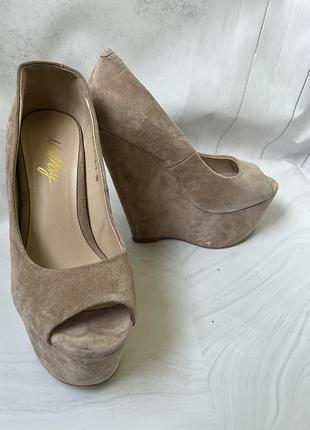 Замшеві туфлі на платформі