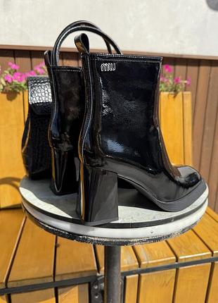 Черевики жіночі натуральна шкіра лаковані чорні на підборах натураль