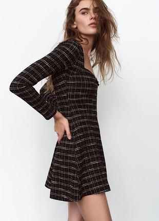 Zara неймовірна чорна сукня у стилі шанель з люрексом у клітинку