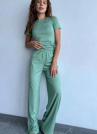 Женский костюм