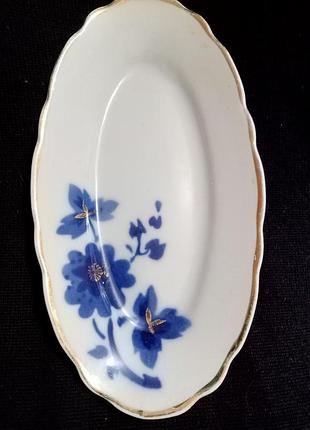 Шпротница карстень с кобальтовыми цветами