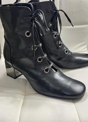 Ботильйони жіночі шкіряні, розмір 41