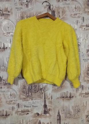 Жовтий м'який яскравий светр травка пухнастий