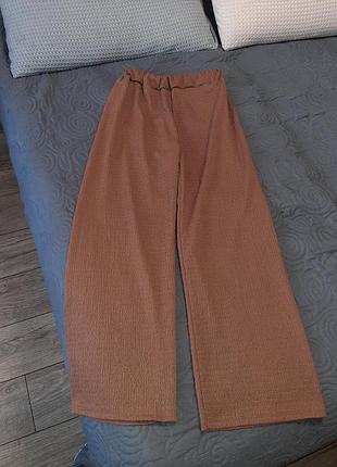 Стильные широкие брюки