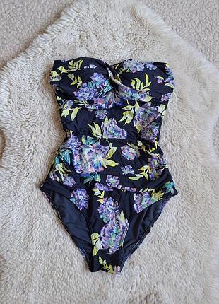 Суцільний купальник