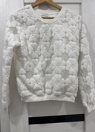 Біла кофта