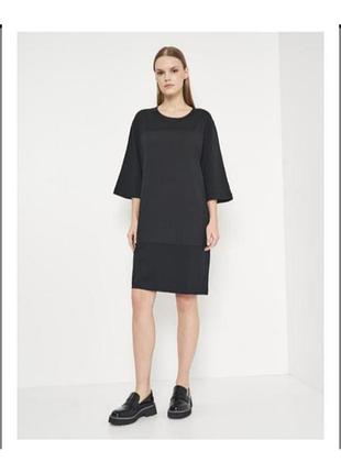 Черное прямое платье cos