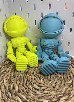 Астронавт іграшка рухлива