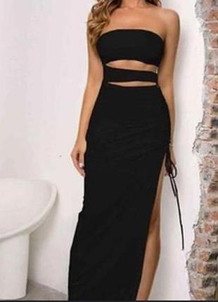 Довга сукня з розрізом