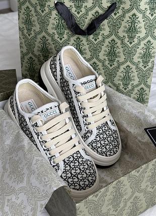 Женские кроссовки топ 🏜️