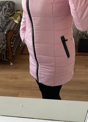 Куртка осенняя женская в хорошем состоянии....