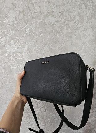 Сумка кожаная dkny