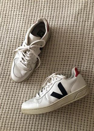 Білі кросівки veja v10, розмір 40