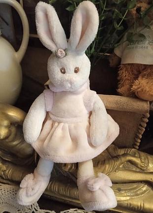 Чудова зая дівчинка рожева