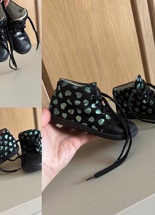 Ботинки для девочки primigi,24 размер, натур.замш и кожа