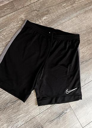 Шорти спортивні